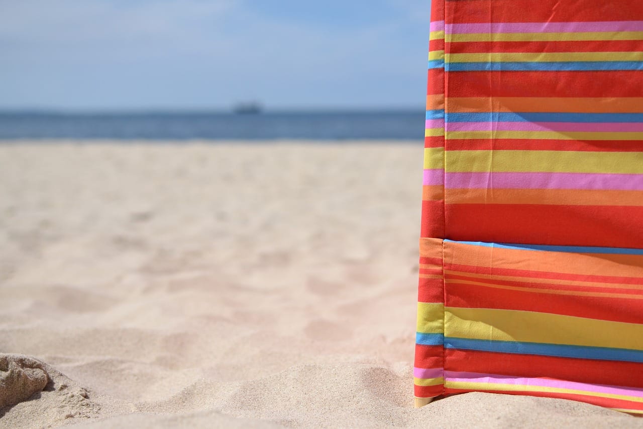 Parawany w ruch. Nie uwierzycie, co się dzieje na plaży o 7 rano