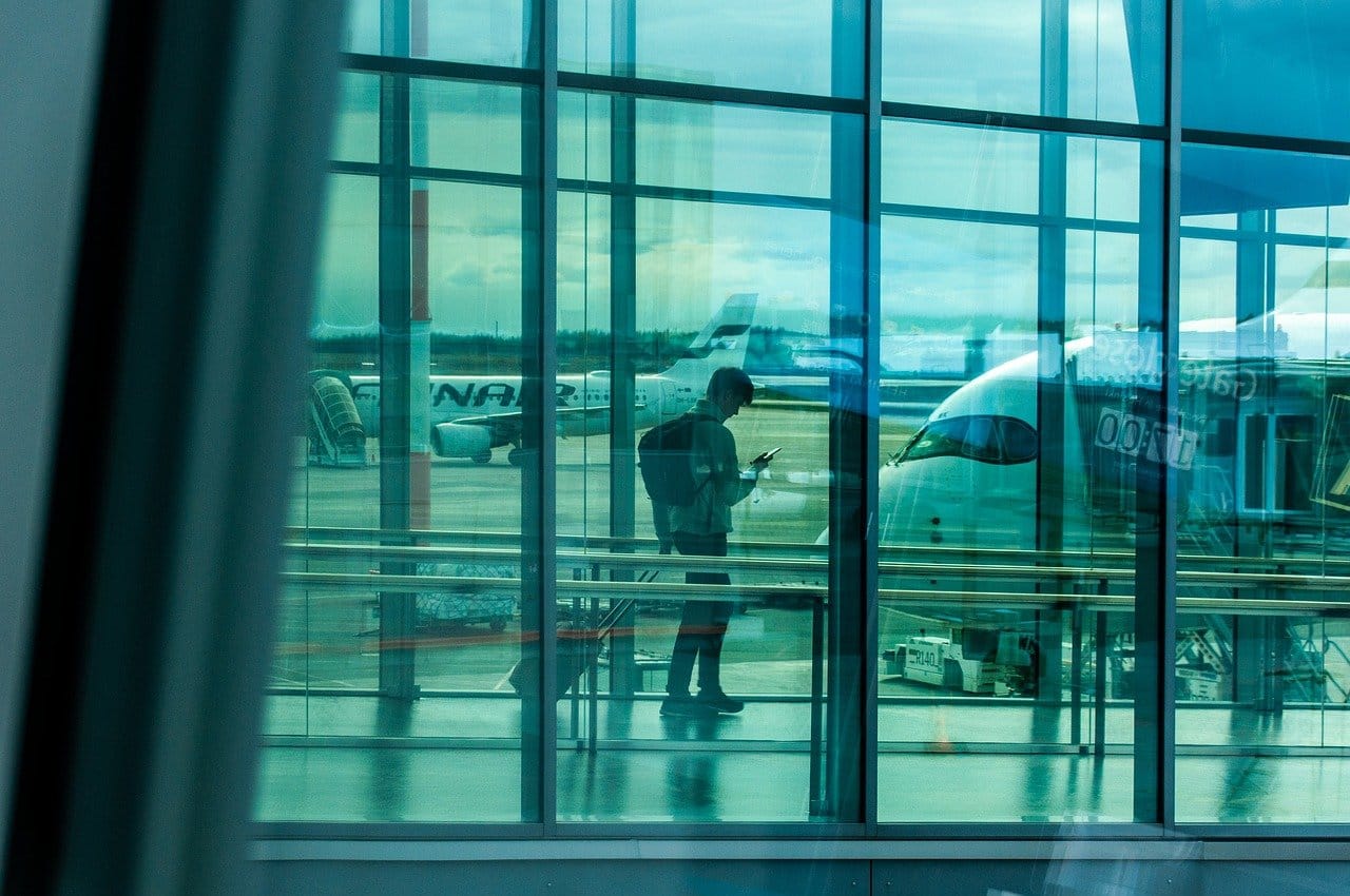 Turysta wpadł w szał na lotnisku w Krakowie. Próbował wymusić wejście na pokład – Turystycznie.info Turysta wpadł w szał na lotnisku w Krakowie. Próbował wymusić wejście na pokład