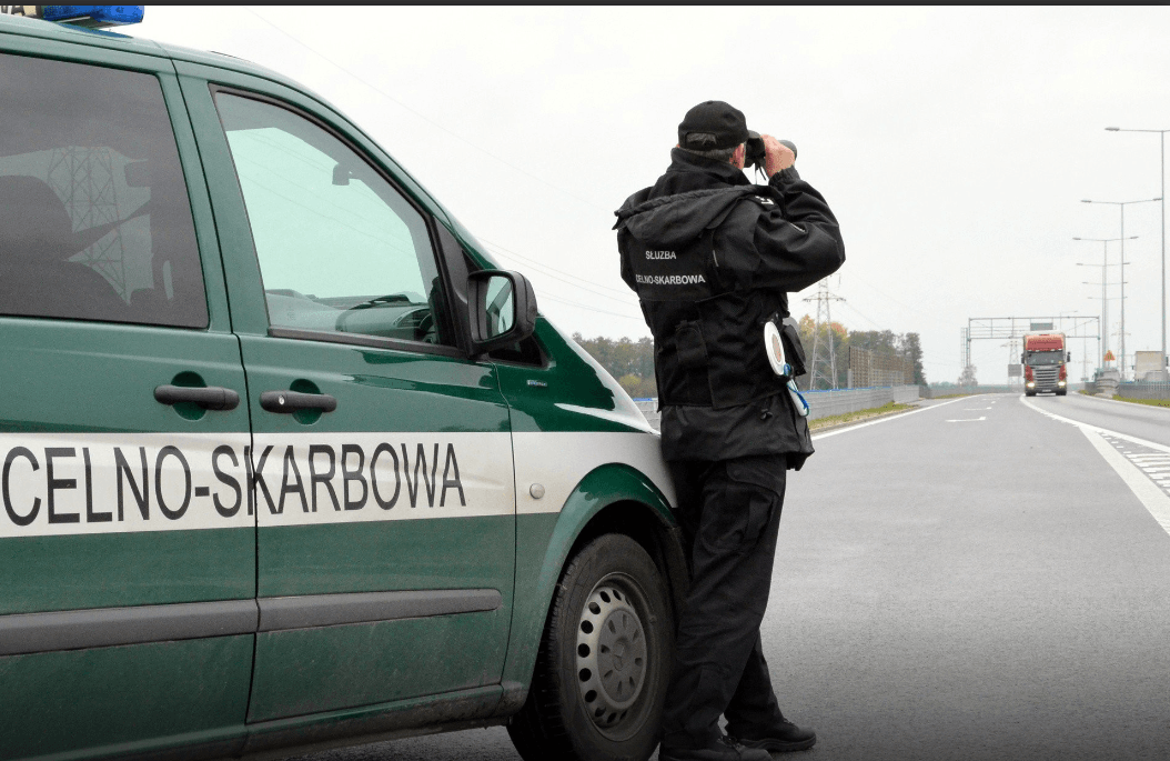 Skamieniałe skarby w poduszkach podróżnego. Nietypowe odkrycie na granicy