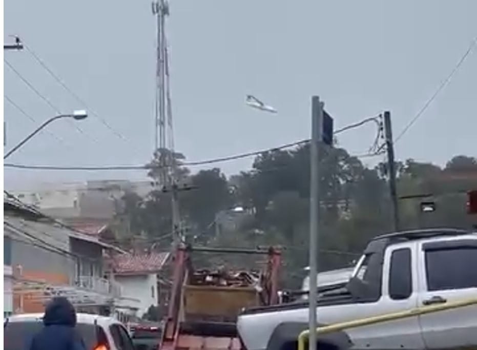 Katastrofa lotnicza. Samolot runął na dzielnicę mieszkalną