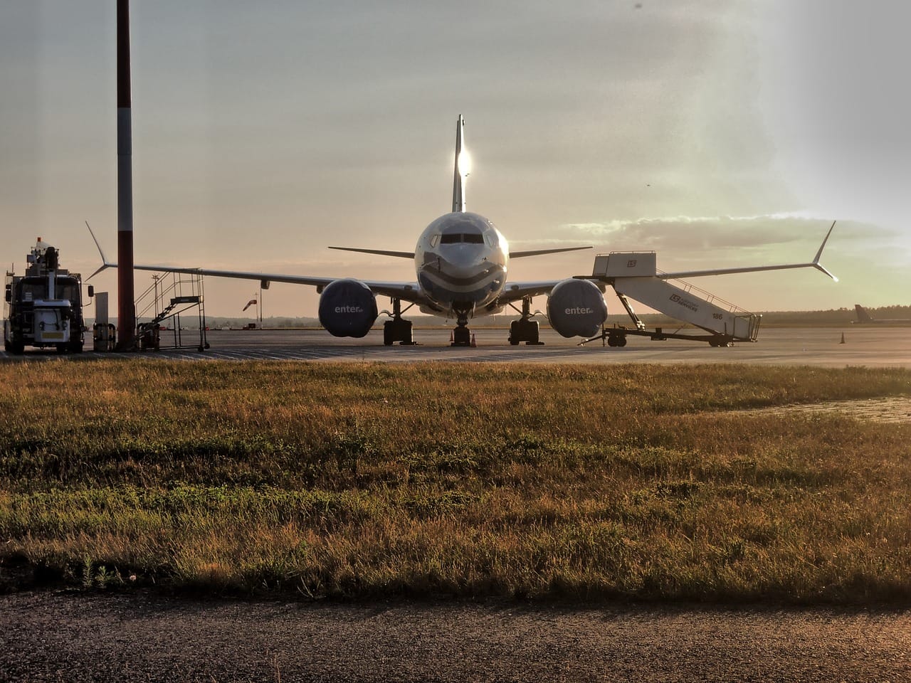 Polka i Francuz wtargnęli na płytę lotniska w Krakowie? Rzeczniczka komentuje