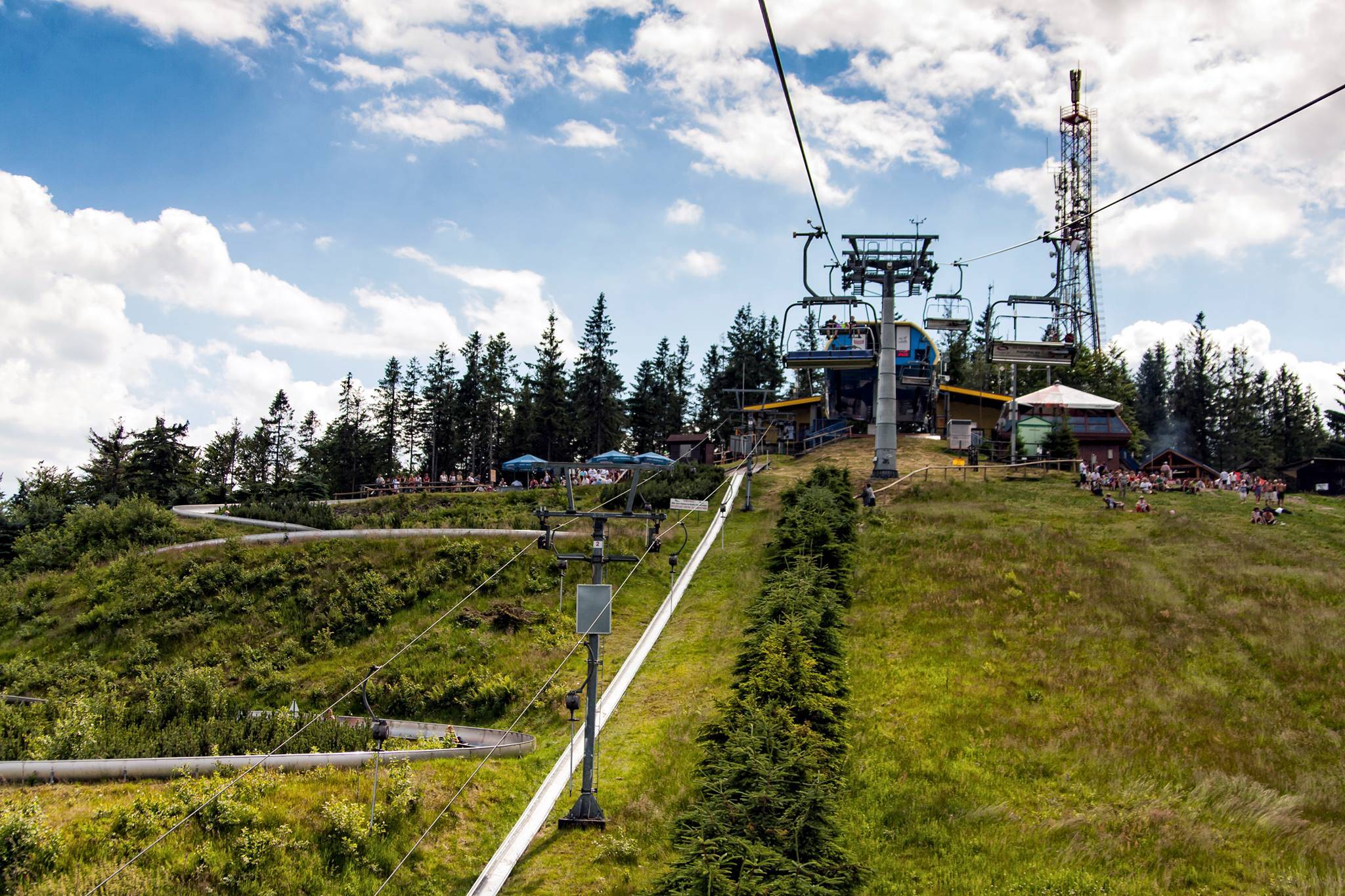 Ewakuacja turystów na Czantorii. Awaria kolejki w Beskidzie Śląskim – Turystycznie.info Ewakuacja turystów na Czantorii. Awaria kolejki w Beskidzie Śląskim