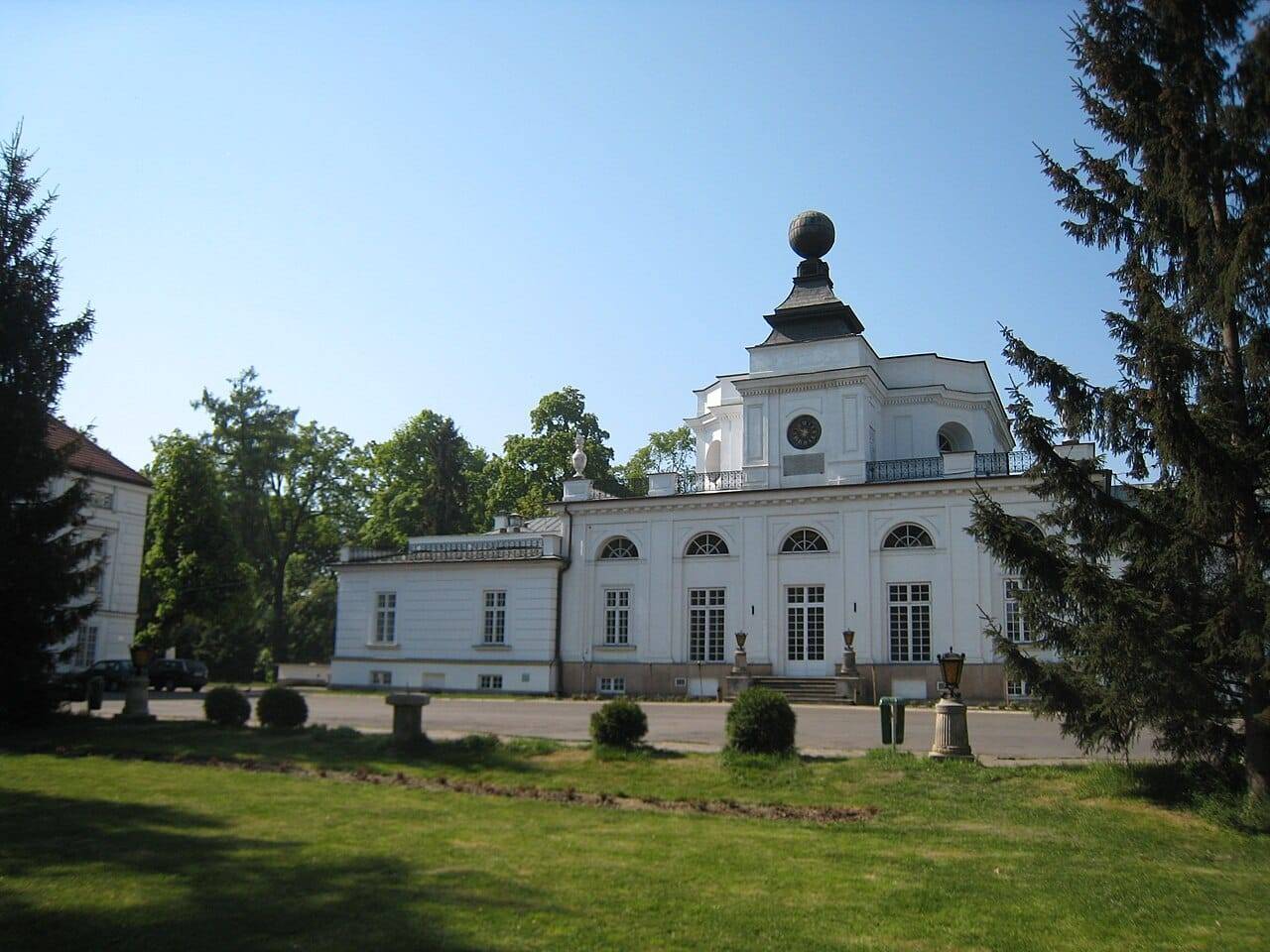 Śladami “Ojca Mateusza”. Spaceruj tam, gdzie kręcono hit TVP