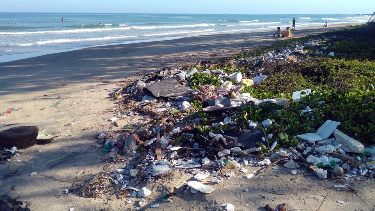 Wysypiska zamiast widoków? Rajska wyspa tonie w odpadach